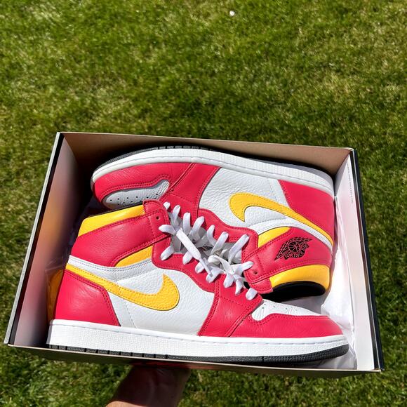 Athletic_Shoes